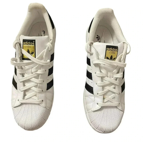 Classic Adidas Shell Toe - Picture 2 of 4